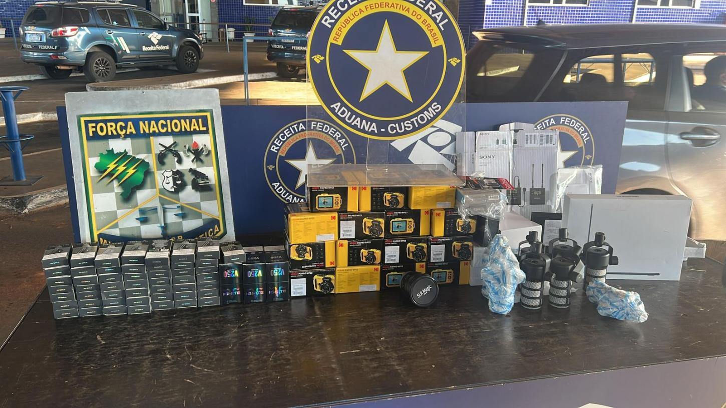 Receita Federal prende suspeitos com arma e apreende mercadorias contrabandeadas na fronteira