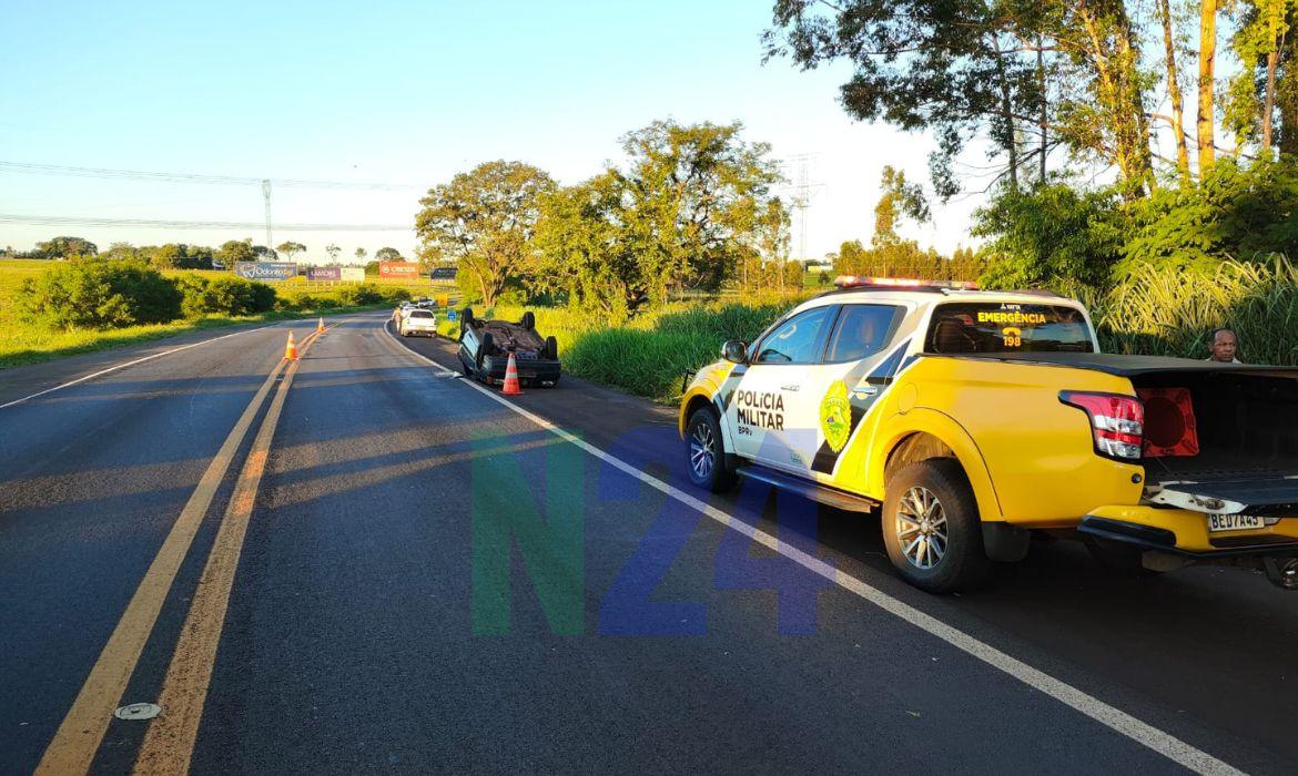 Acidente na PR-323: Gol capota após colisão com Hyundai IX35