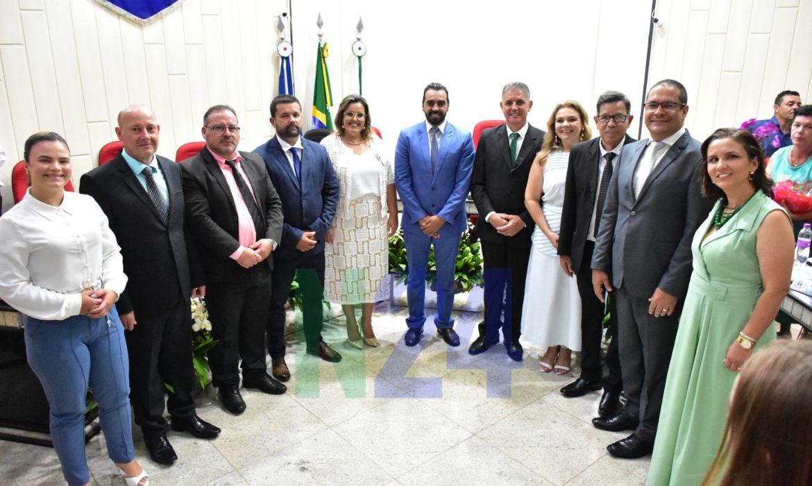Prefeita, vice-prefeito e vereadores tomam posse em Marialva