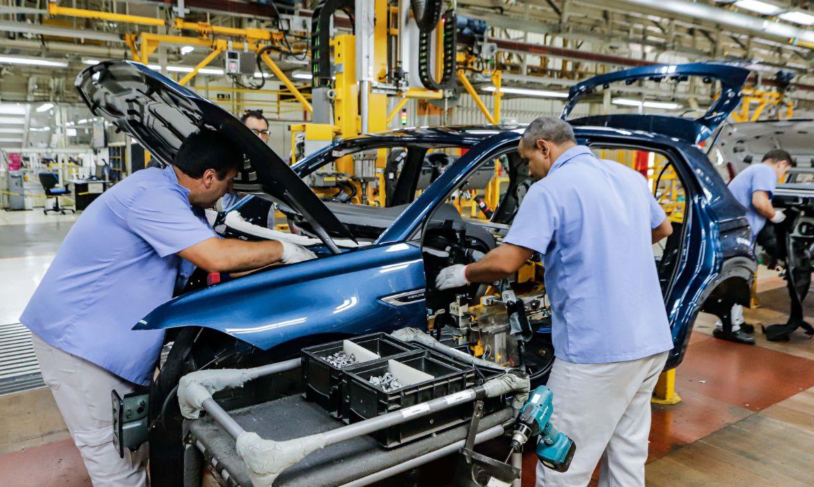 Agências do Trabalhador de 9 regiões do Paraná têm mais de mil vagas com carteira assinada