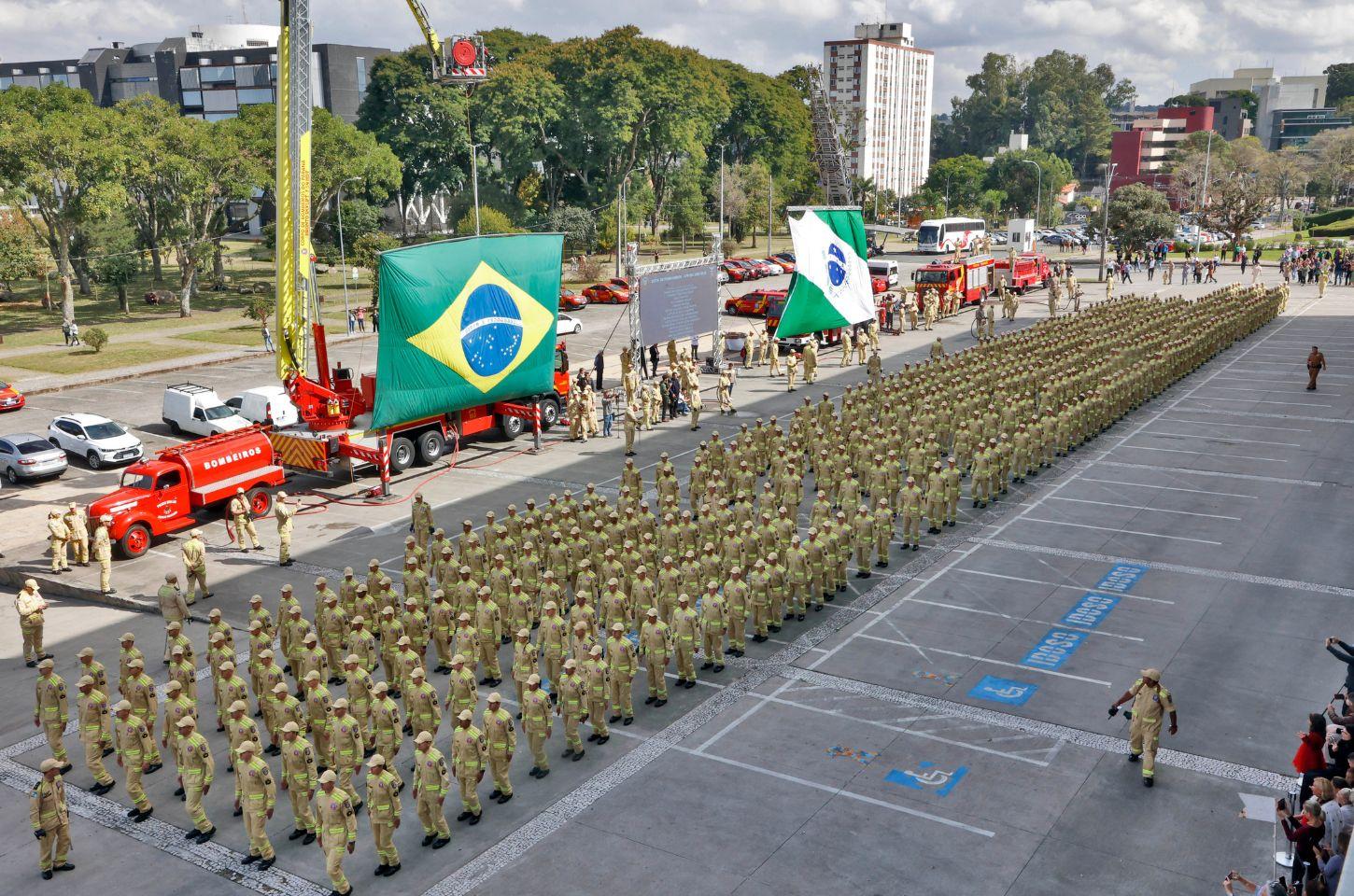 Governador sanciona lei que viabiliza comandos dos Bombeiros em Ponta Grossa e Maringá