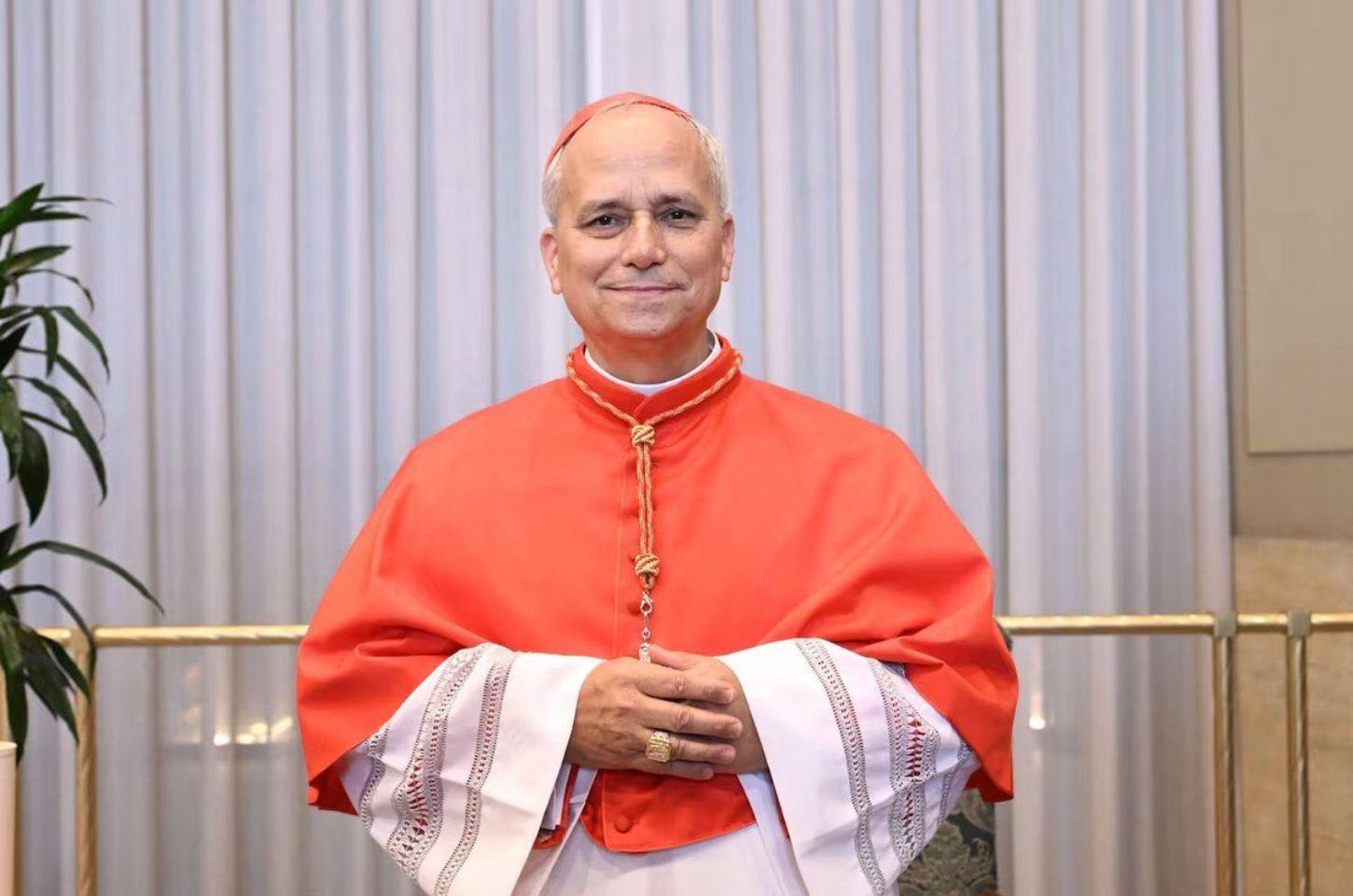 Vaticano Anuncia Roberts Francis Prevost como Sucessor de Francisco, Saiba quem ele é