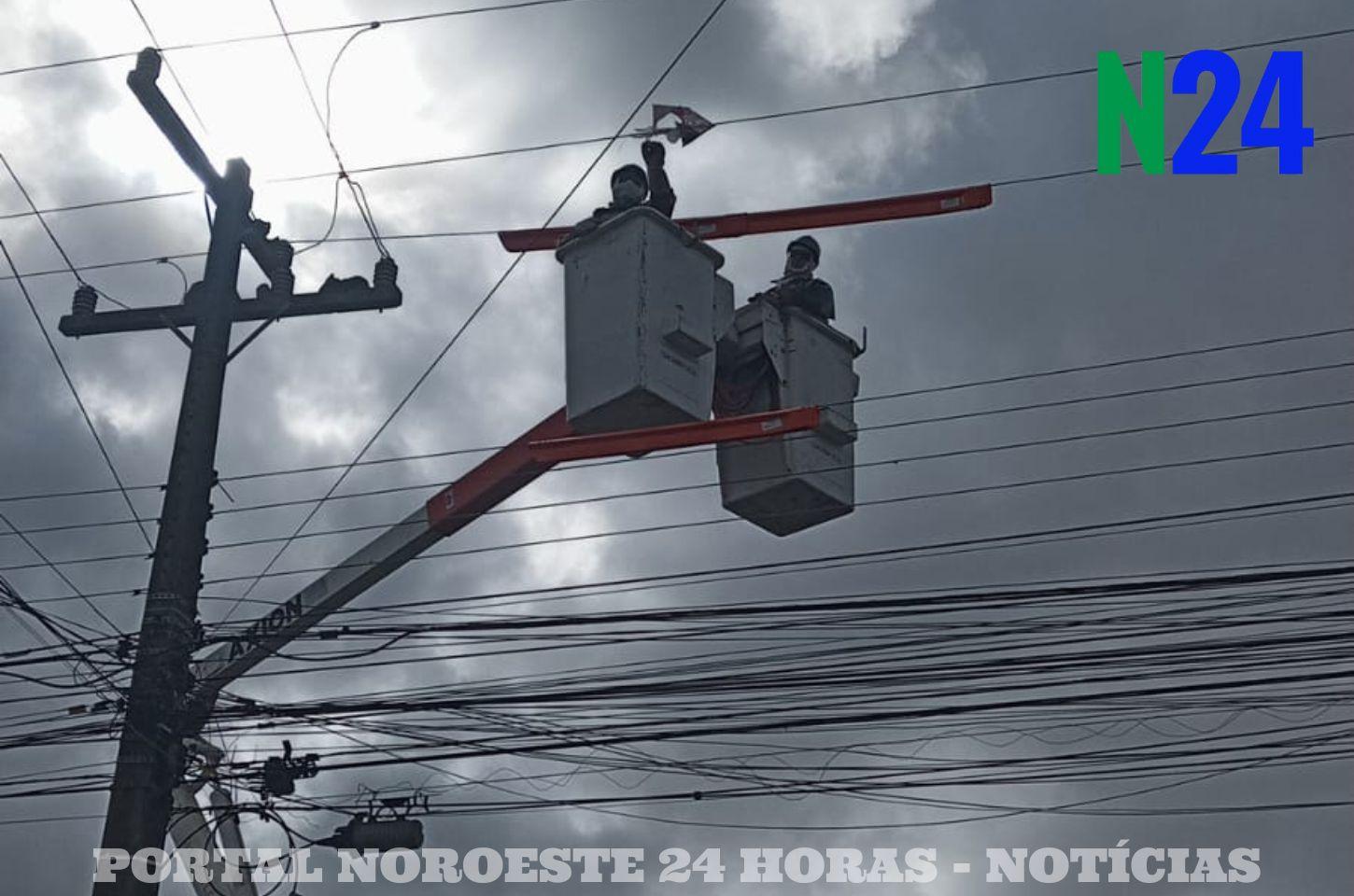 Cerol de pipas corta linhas de energia e põe vidas em risco