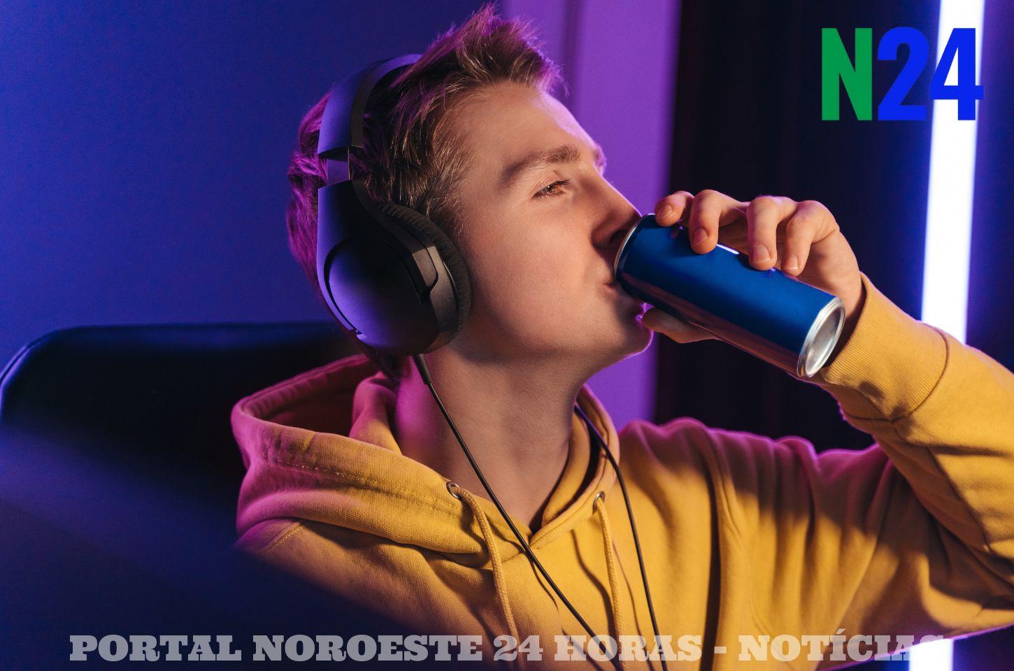 Consumo de energéticos: Saúde alerta para problemas cardíacos em adolescentes e jovens