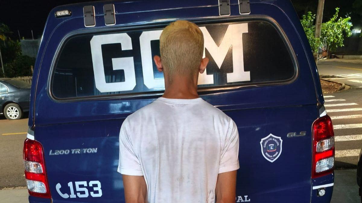 GCM prende jovem de 20 anos após perseguição na Vila Antônio em Marialva