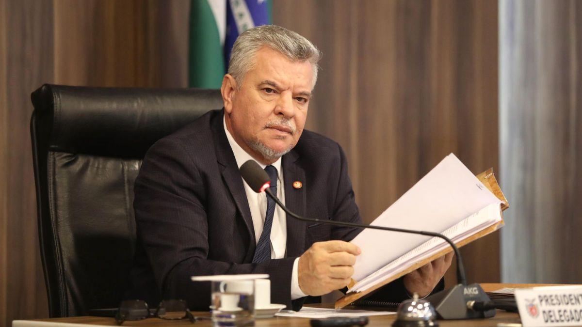 Delegado Jacovós preside Conselho de Ética que aprova parecer pela cassação de Renato Freitas no Paraná