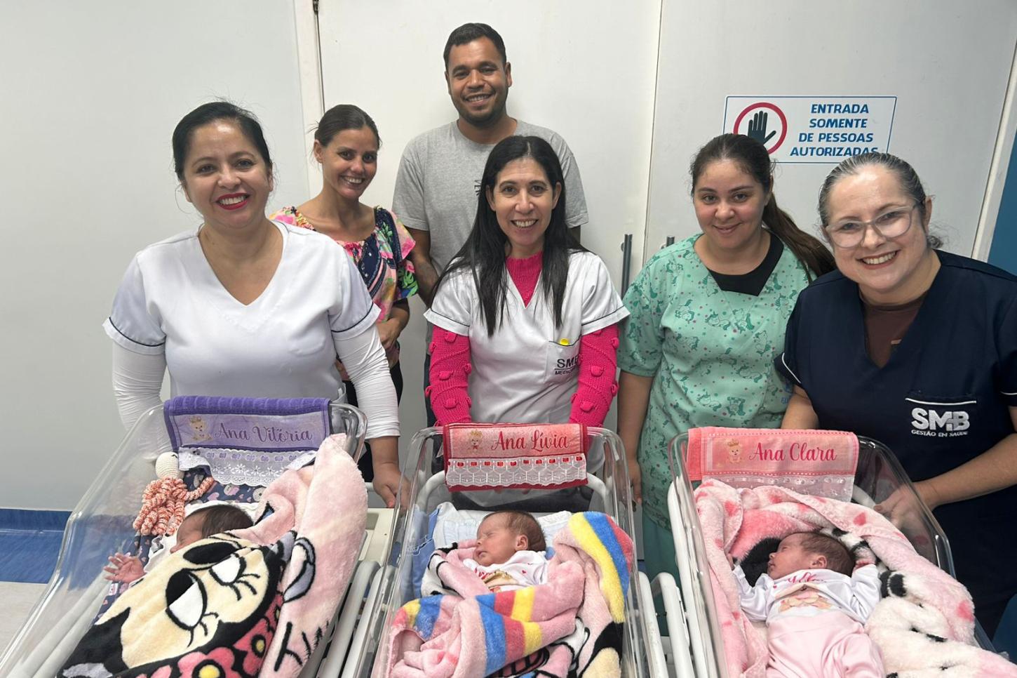 Trigêmeas recebem alta da UTI Neonatal após 24 dias internadas em hospital do Paraná
