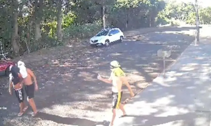 Vídeo: Câmeras flagram trio em tentativa de arrombamento no Jardim Hamada